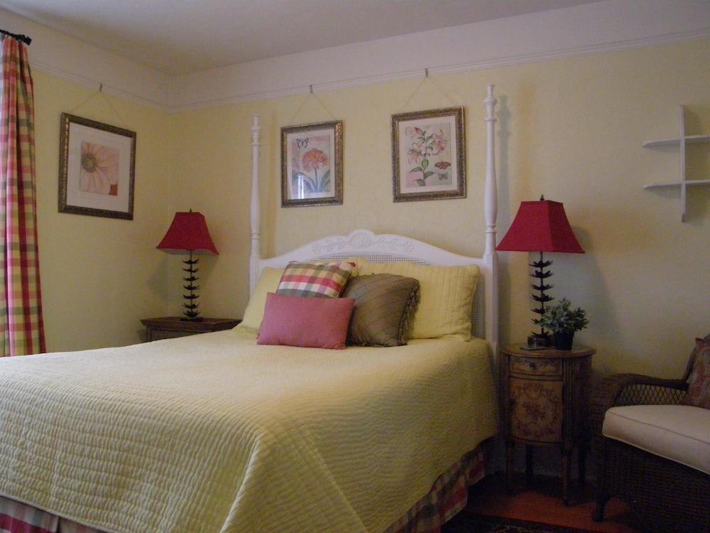 Fisher House Victoria Bed And Breakfast Екстериор снимка