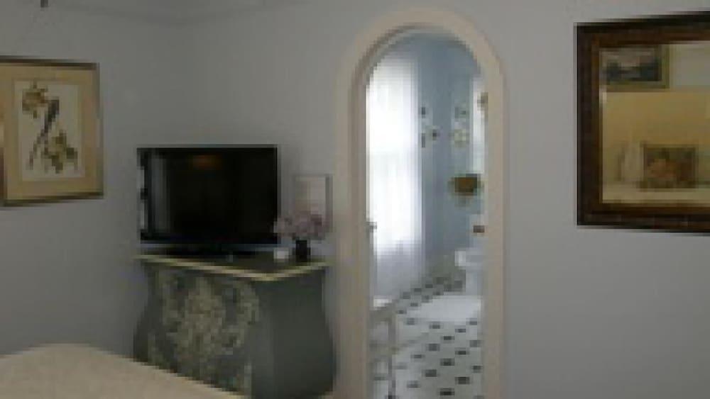 Fisher House Victoria Bed And Breakfast Екстериор снимка