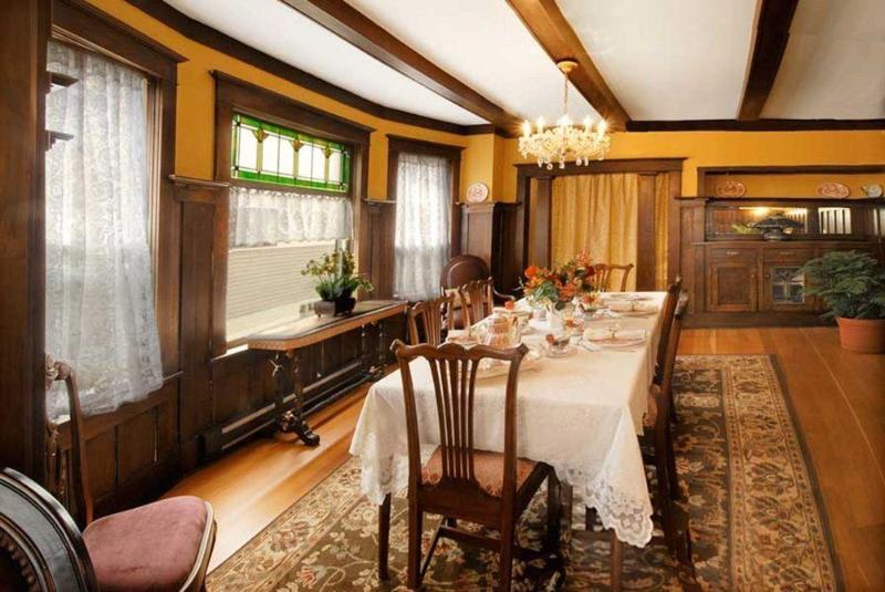 Fisher House Victoria Bed And Breakfast Екстериор снимка